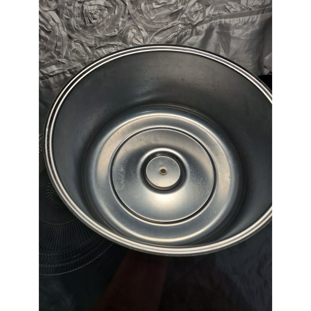 VTG Glass Cake Plate Stainless Steel Dome Lid Covered Dish Ribbed Footed 12" - Picture 7 of 16